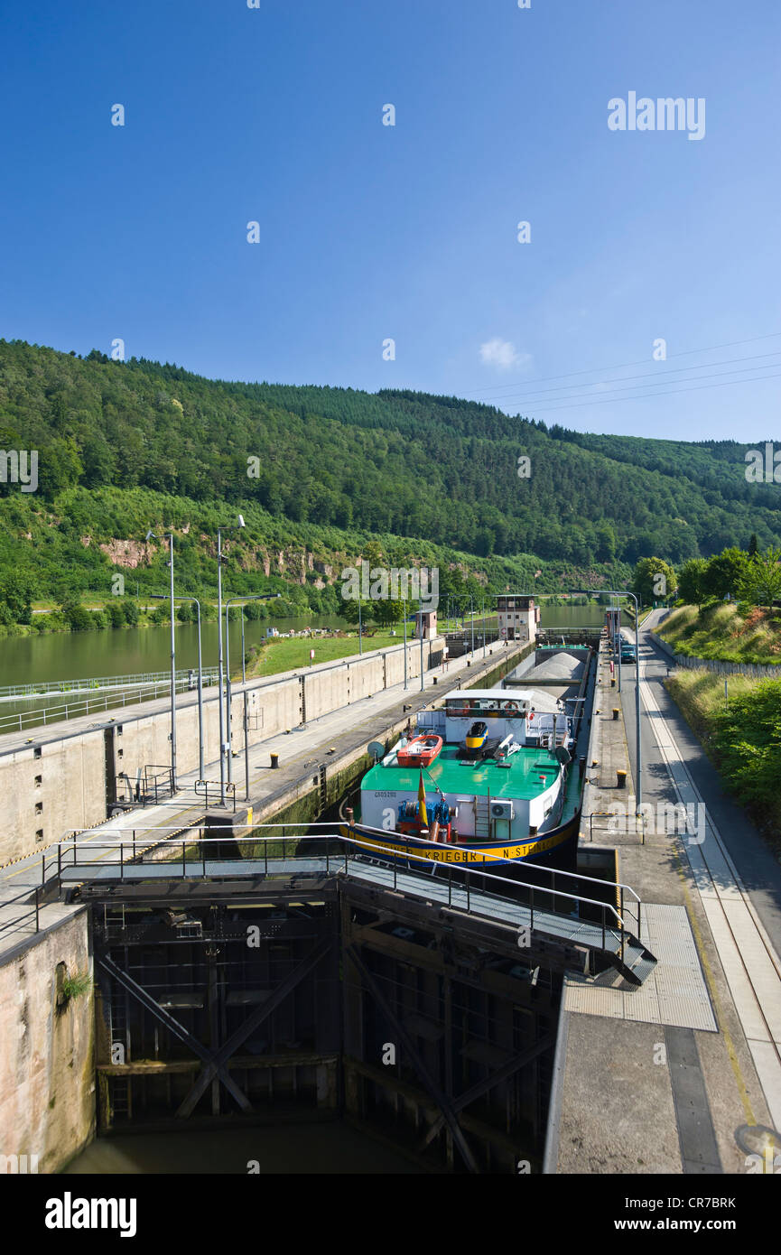 Neckarschleuse lock with a cargo ship, Hirschhorn, Neckartal Odenwald Nature Park, Hesse, Germany, Europe Stock Photo