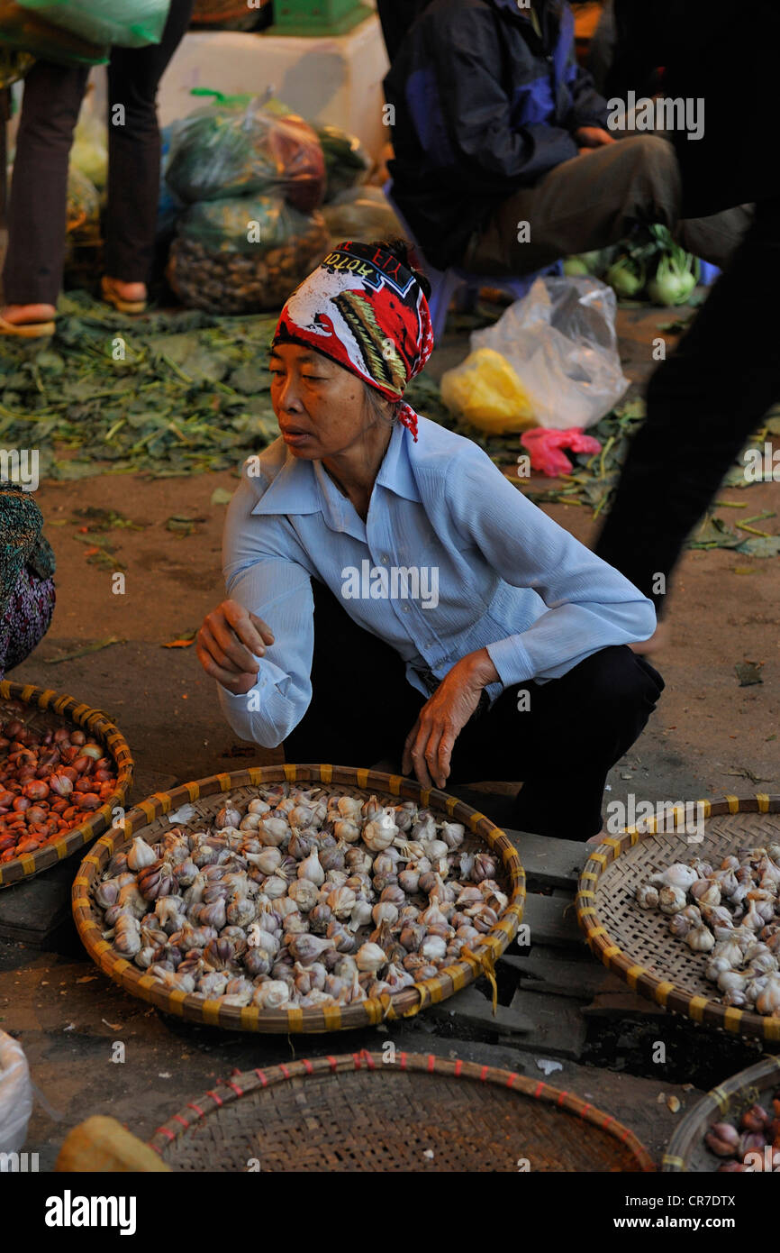 Vietnam hanoi market food hi-res stock photography and images - Alamy