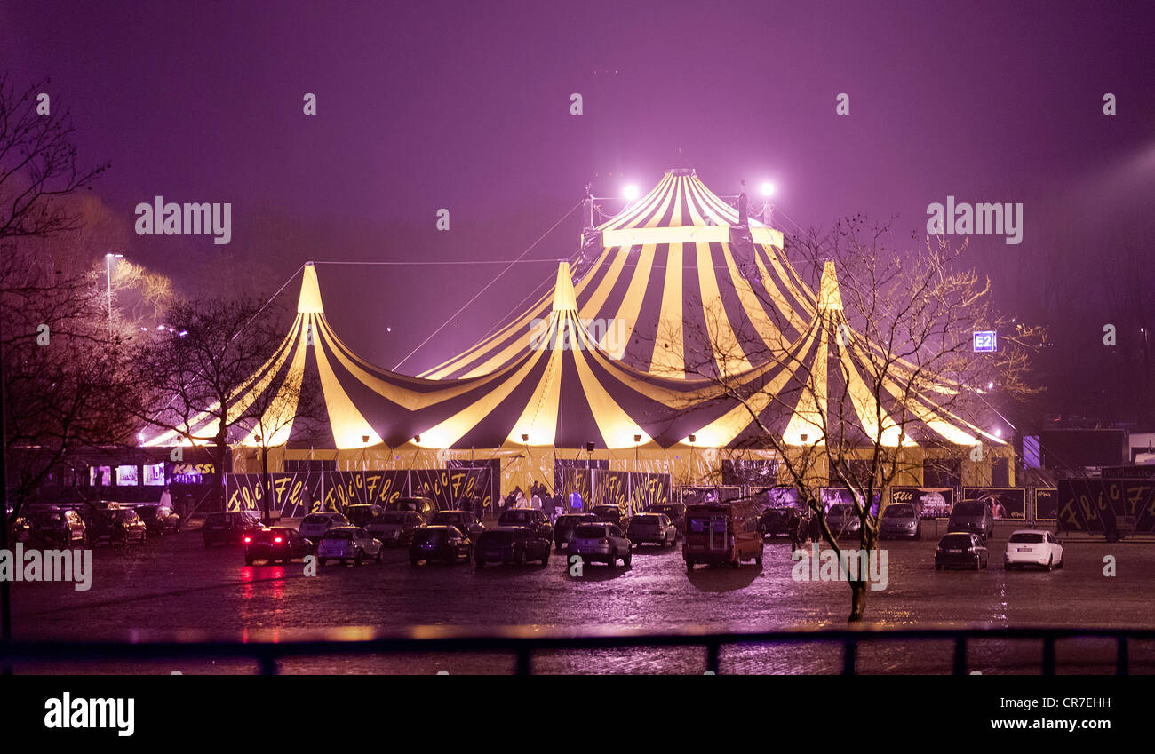 FlicFlac circus tent, FlicFlac Christmas Circus, premiere of Schrille Nacht, eilige Nacht, Westfalia Hall, Dortmund Stock Photo