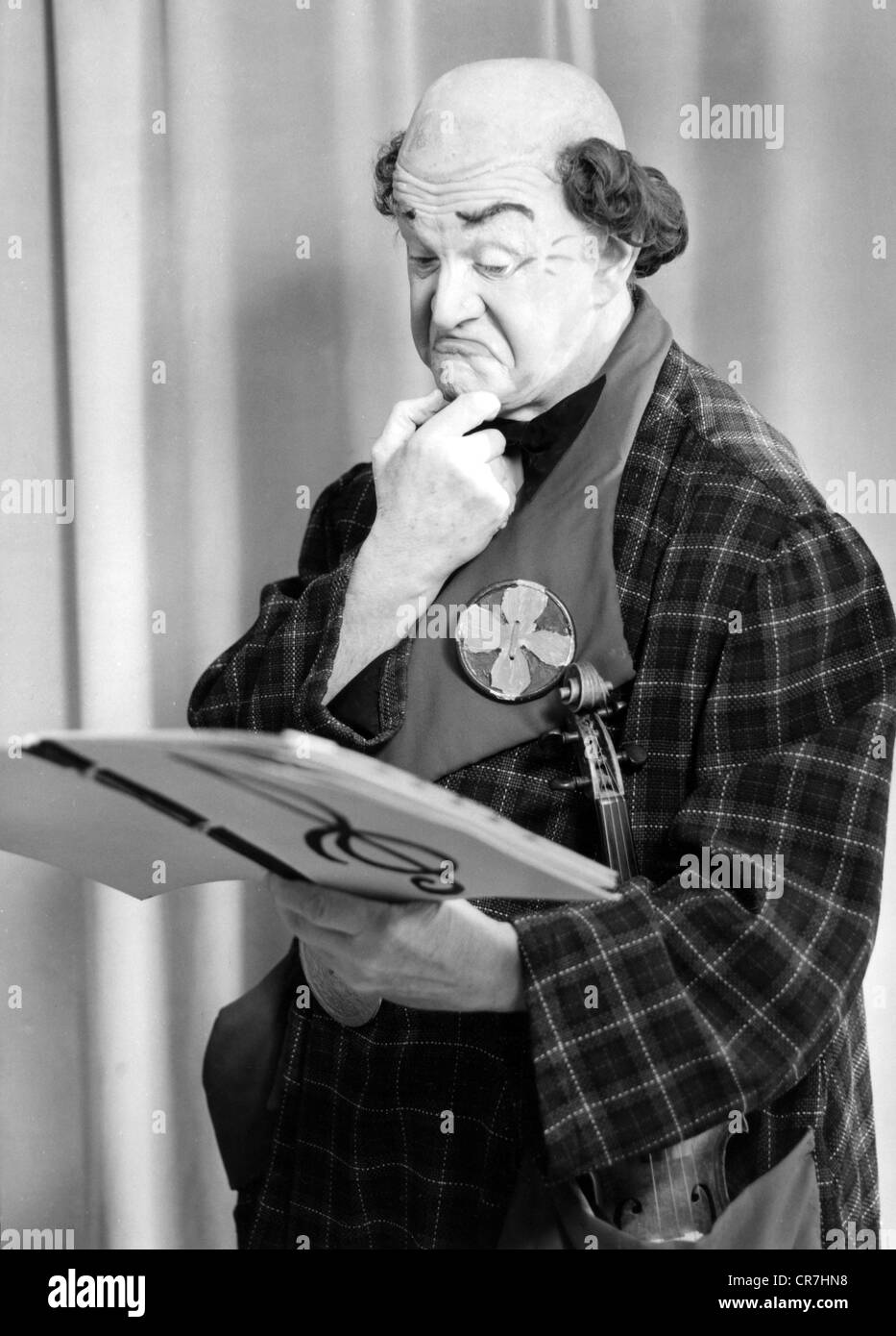NUK, 14.7.1908 - 1.5.1998, German musical clown, half length, 1950s, Stock Photo