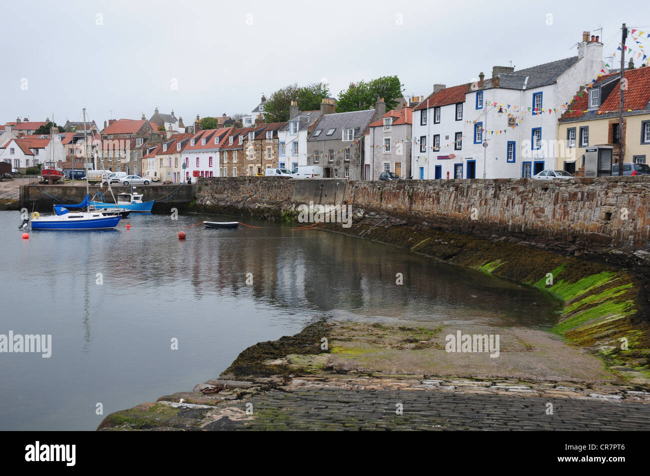 The harbour in the Fife fishing port of St Monans Stock Photo
