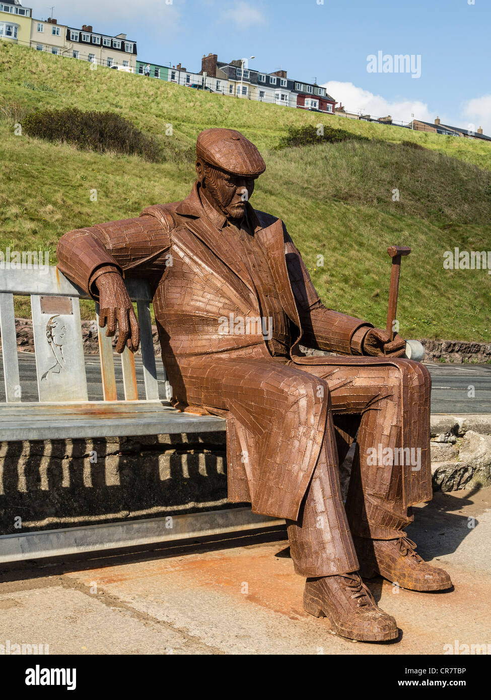 Metal sculpture of Freddie Gilroy and the Belsen Stragglers by Ray Lonsdale on Royal Albert Drive Scarborough UK Stock Photo