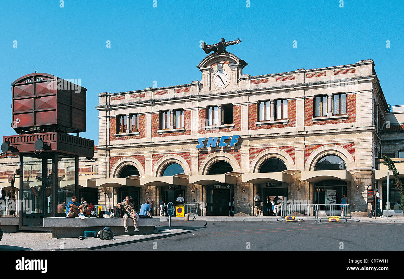 Perpignan Railway Station High Resolution Stock Photography and Images