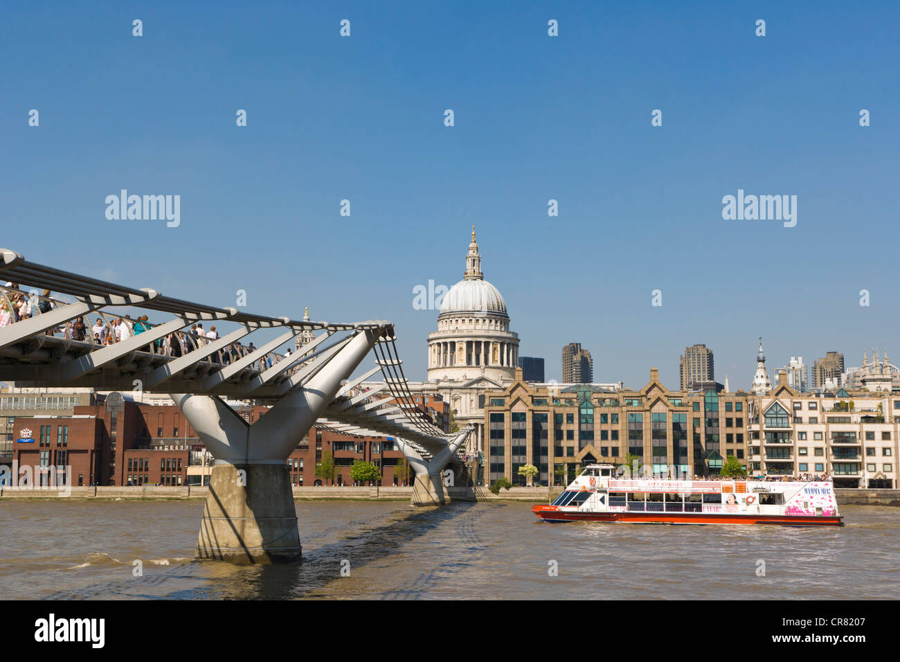 St Paul's Cathedral and London Millennium Footbridge, pedestrian bridge across Thames, City of London, London, United Kingdom Stock Photo
