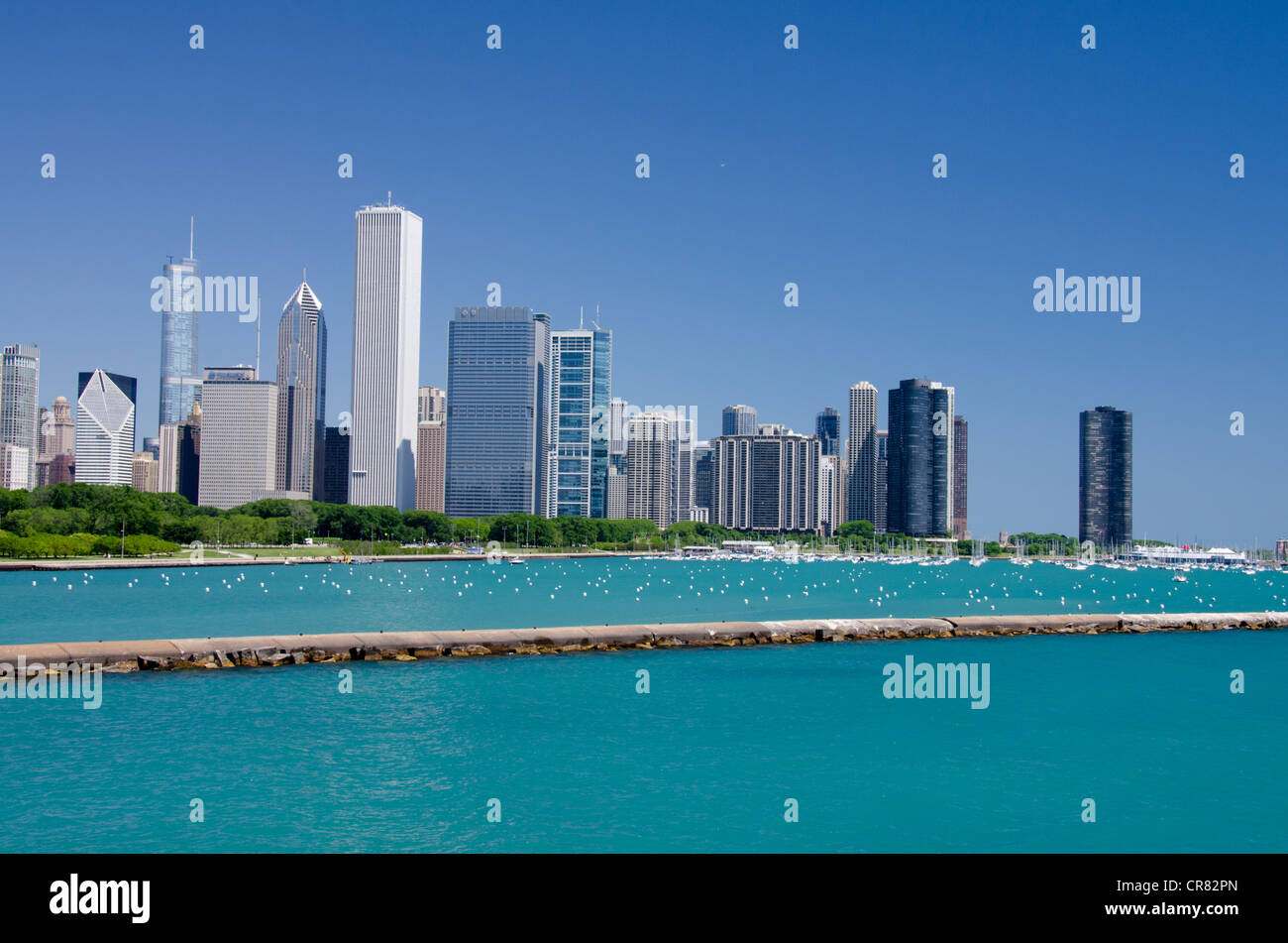 Illinois, Chicago. Downtown city skyline view of Chicago from Lake Michigan Stock Photo Alamy