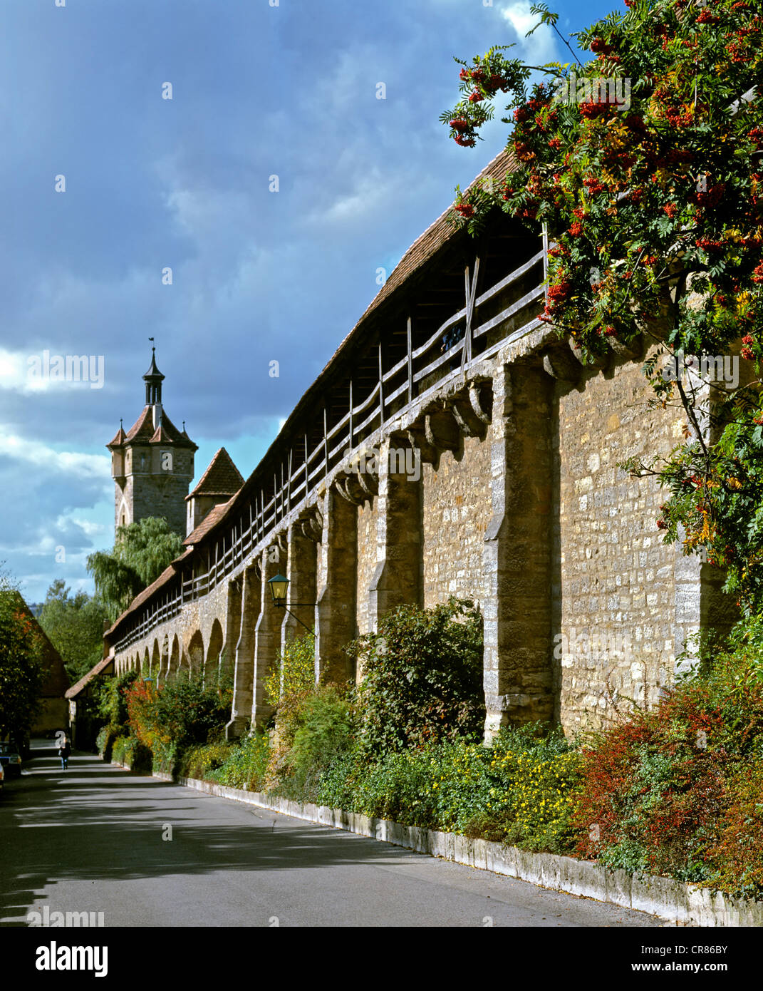 city-walls-defence-wall-rothenburg-ob-der-tauber-middle-franconia