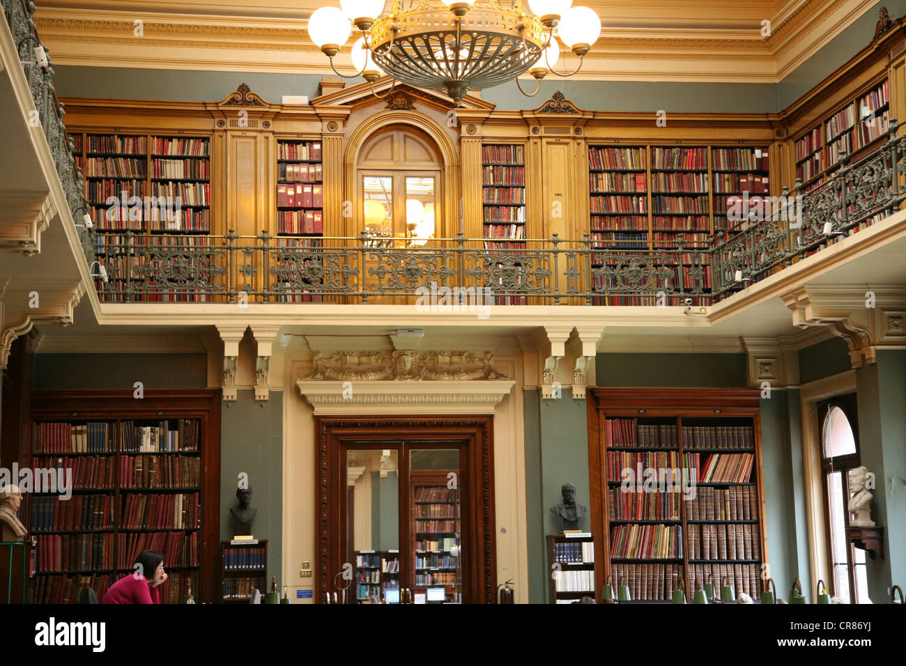 Library of Victoria and Albert Museum, London Stock Photo - Alamy