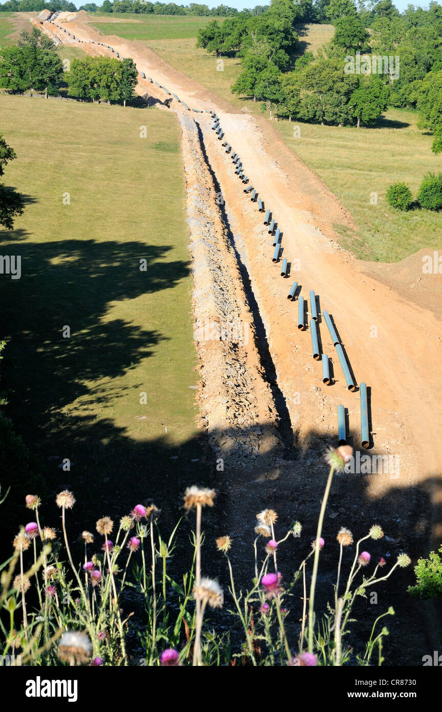 Underground oil hires stock photography and images Alamy
