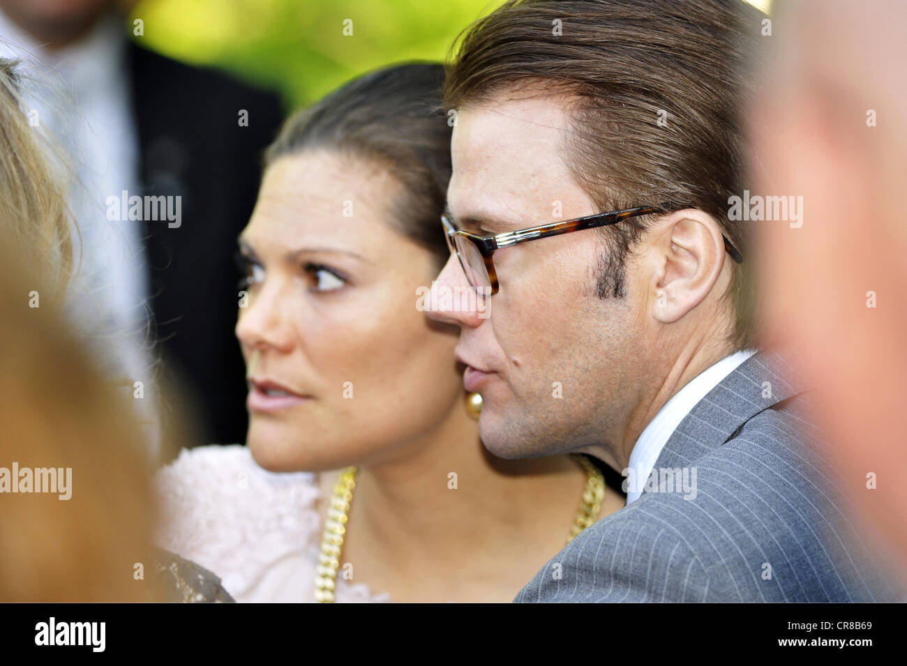Victoria, * 14.7.1977, Crown Princess of Sweden since 1.1.1980, half length, with prince Daniel, during a visit of the international youth library at Blutenburg Castle, Munich, Germany, 25.5.2011, Stock Photo