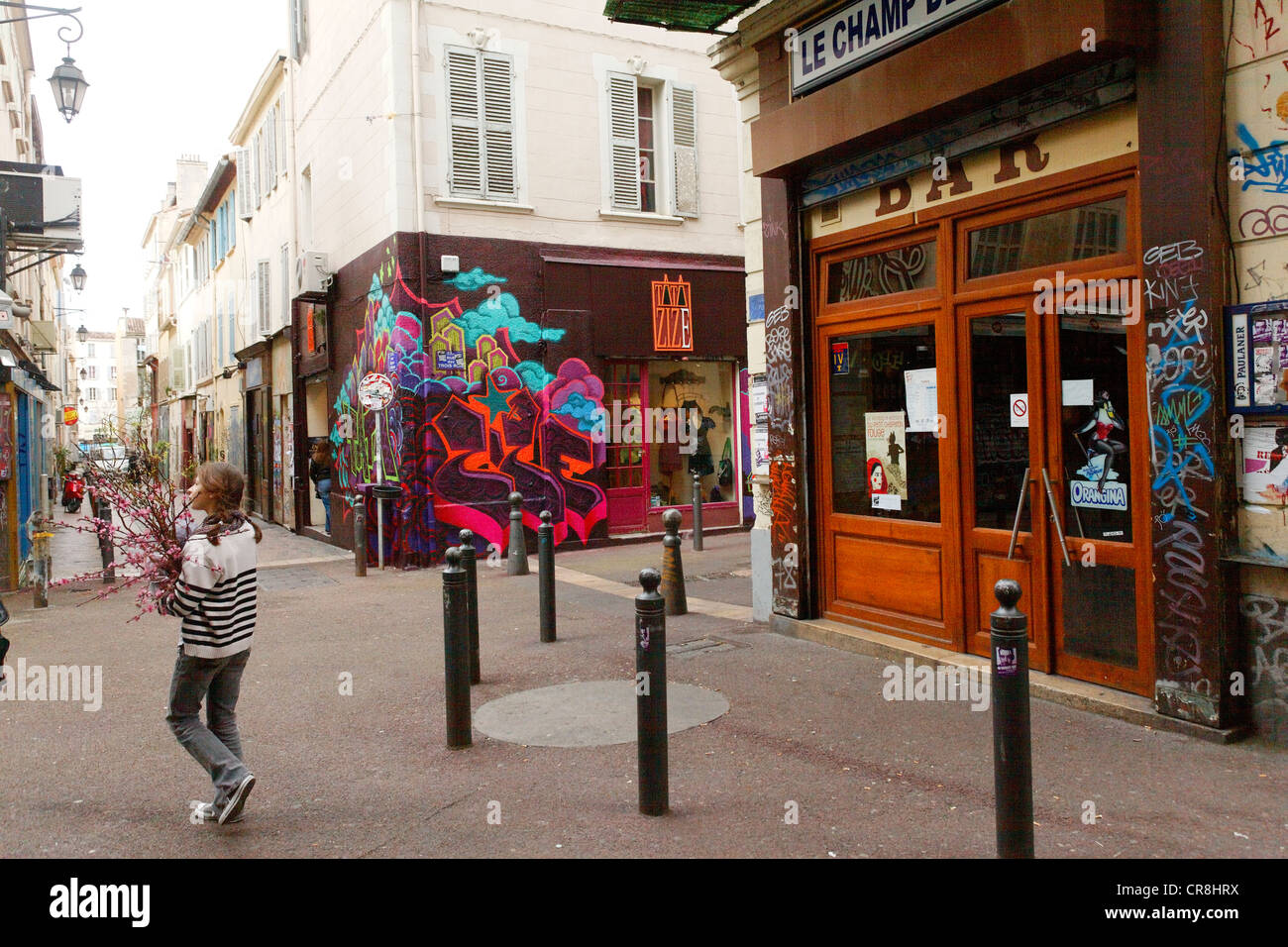 Marseille street hi-res stock photography and images - Alamy