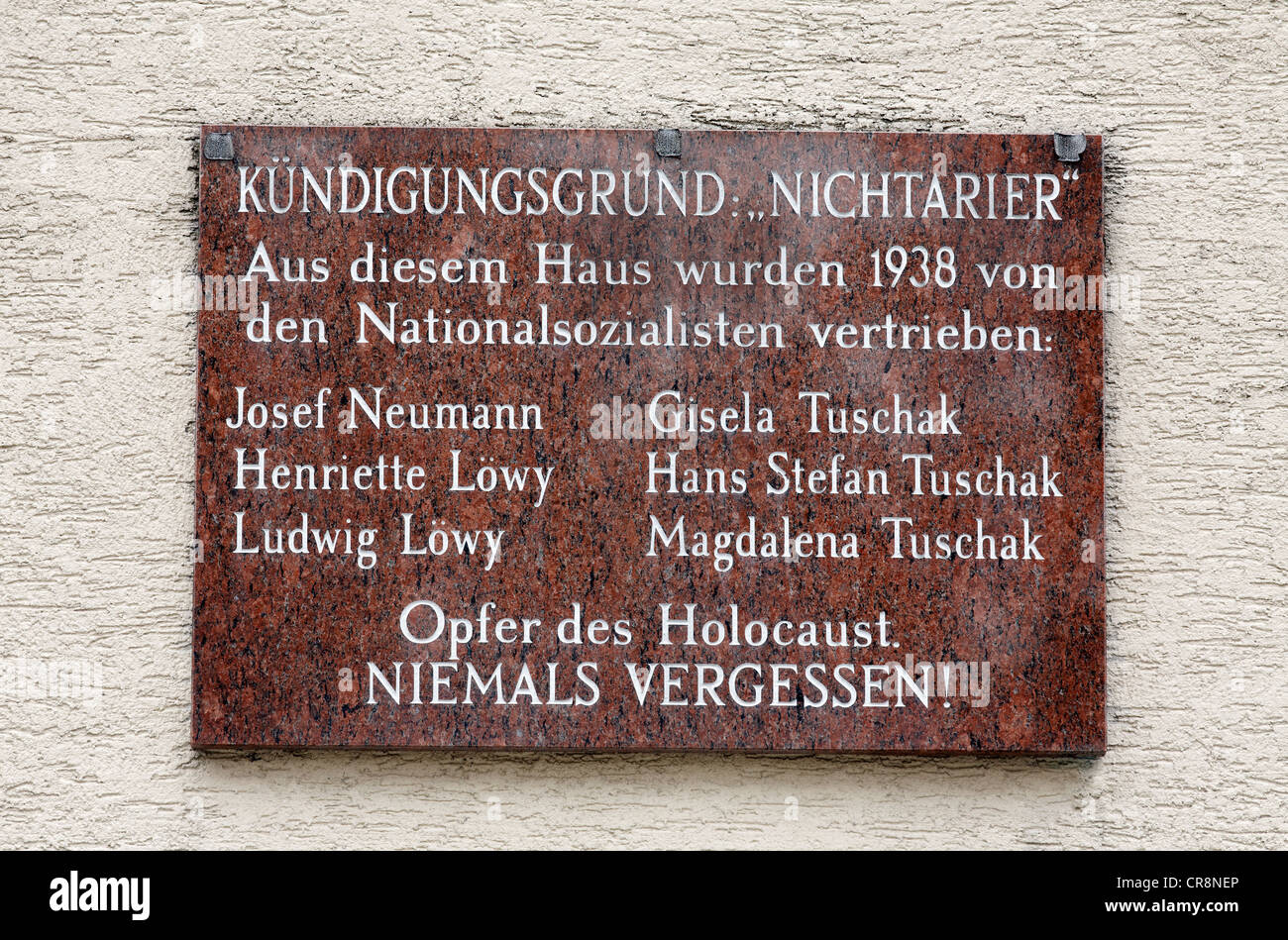 Memorial plaque remembering displaced Jewish tenants, Strindberghof, community tenement complex, 1930s, Stock Photo