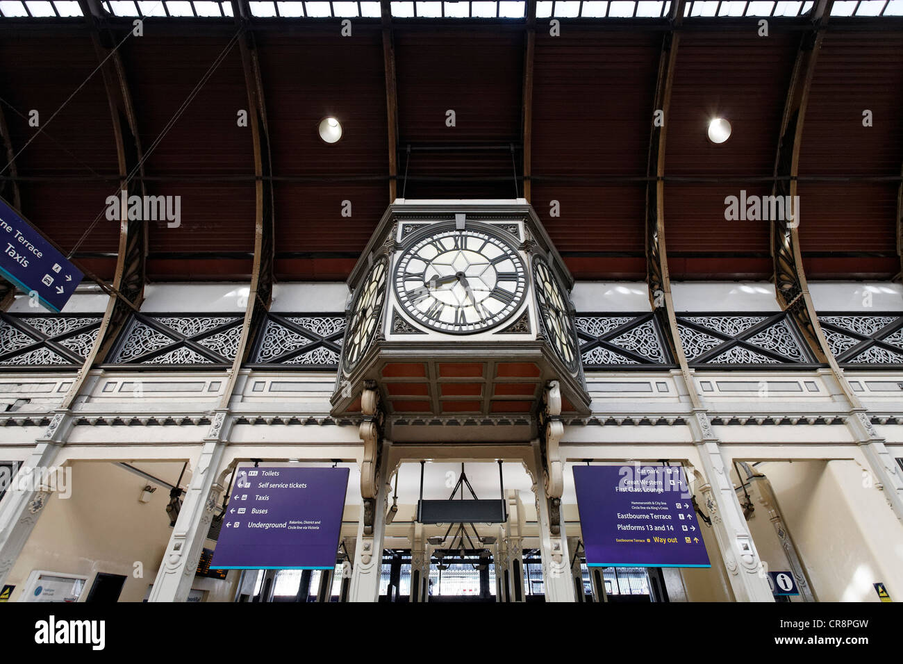 Paddington station clock hires stock photography and images Alamy