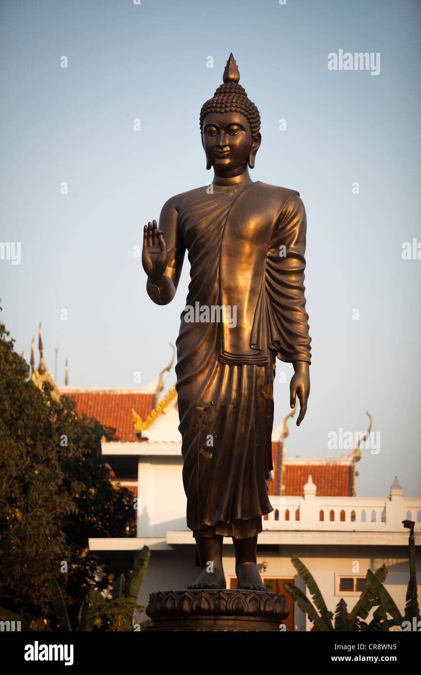 Thai style Buddha statue in Bodh Gaya, Bihar, India Stock Photo Alamy