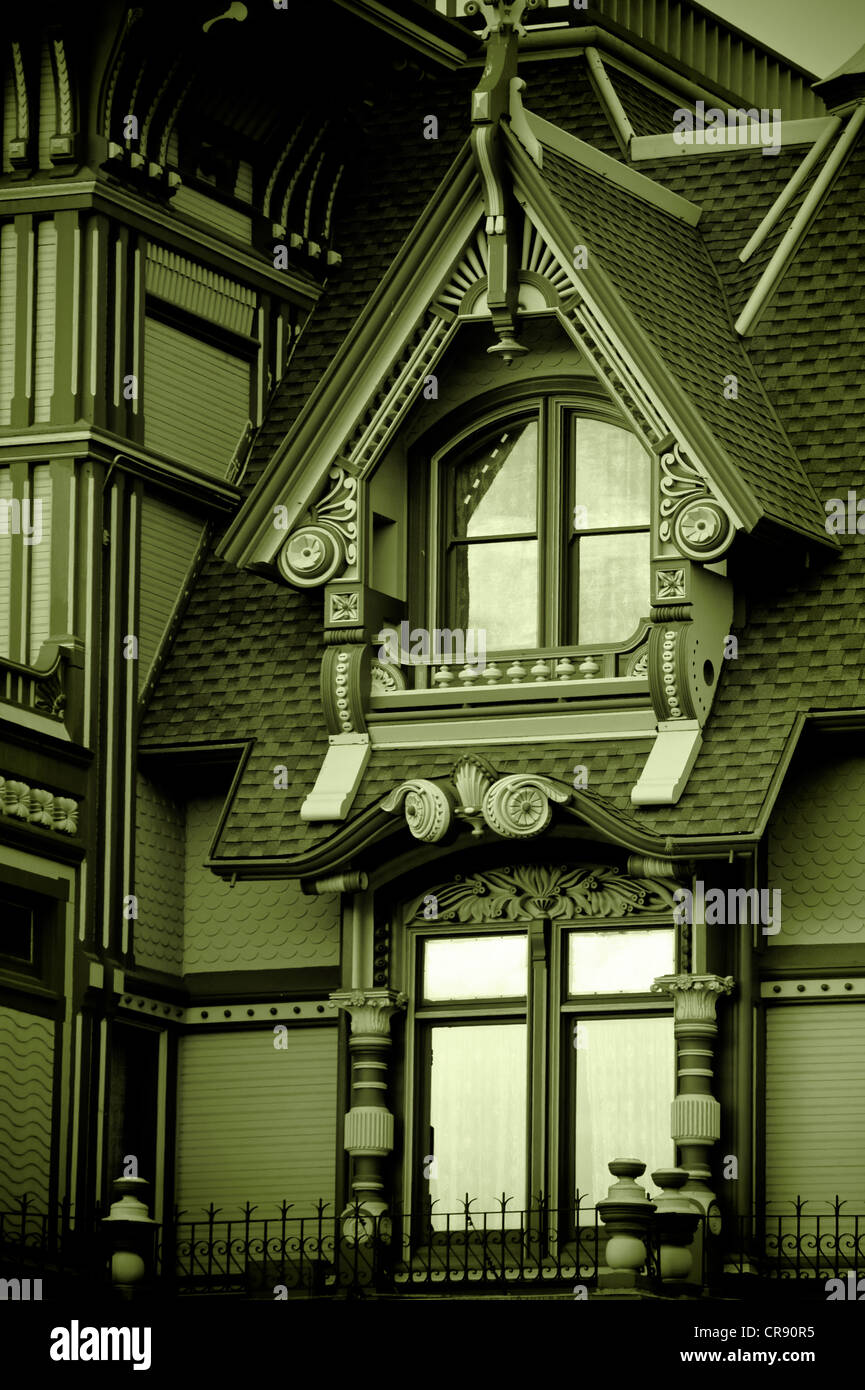 Old fashioned mansion hi-res stock photography and images - Alamy