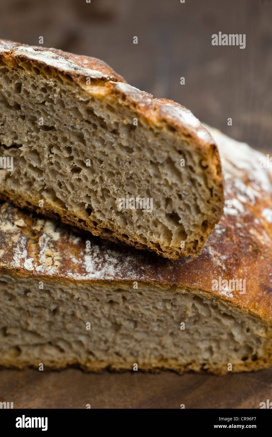 Cut sourdough bread, the dough does not need to be kneaded, No-Knead-Bread Stock Photo