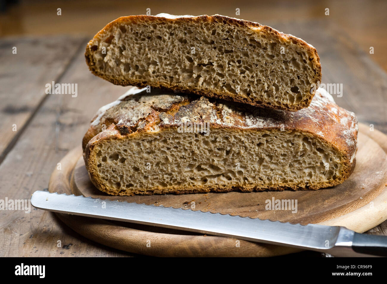 Cut sourdough bread, the dough does not need to be kneaded, No-Knead-Bread Stock Photo