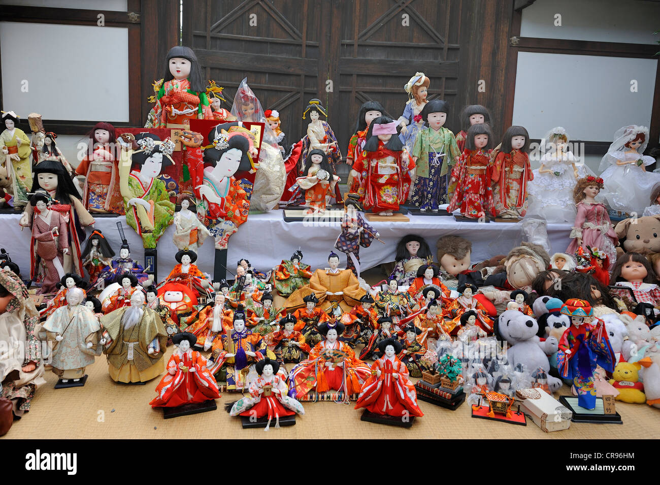 Overview of used dolls for a Buddhist memorial service, so that the souls of the dolls can be redeemed, Hokyo-ji Temple, Kyoto Stock Photo
