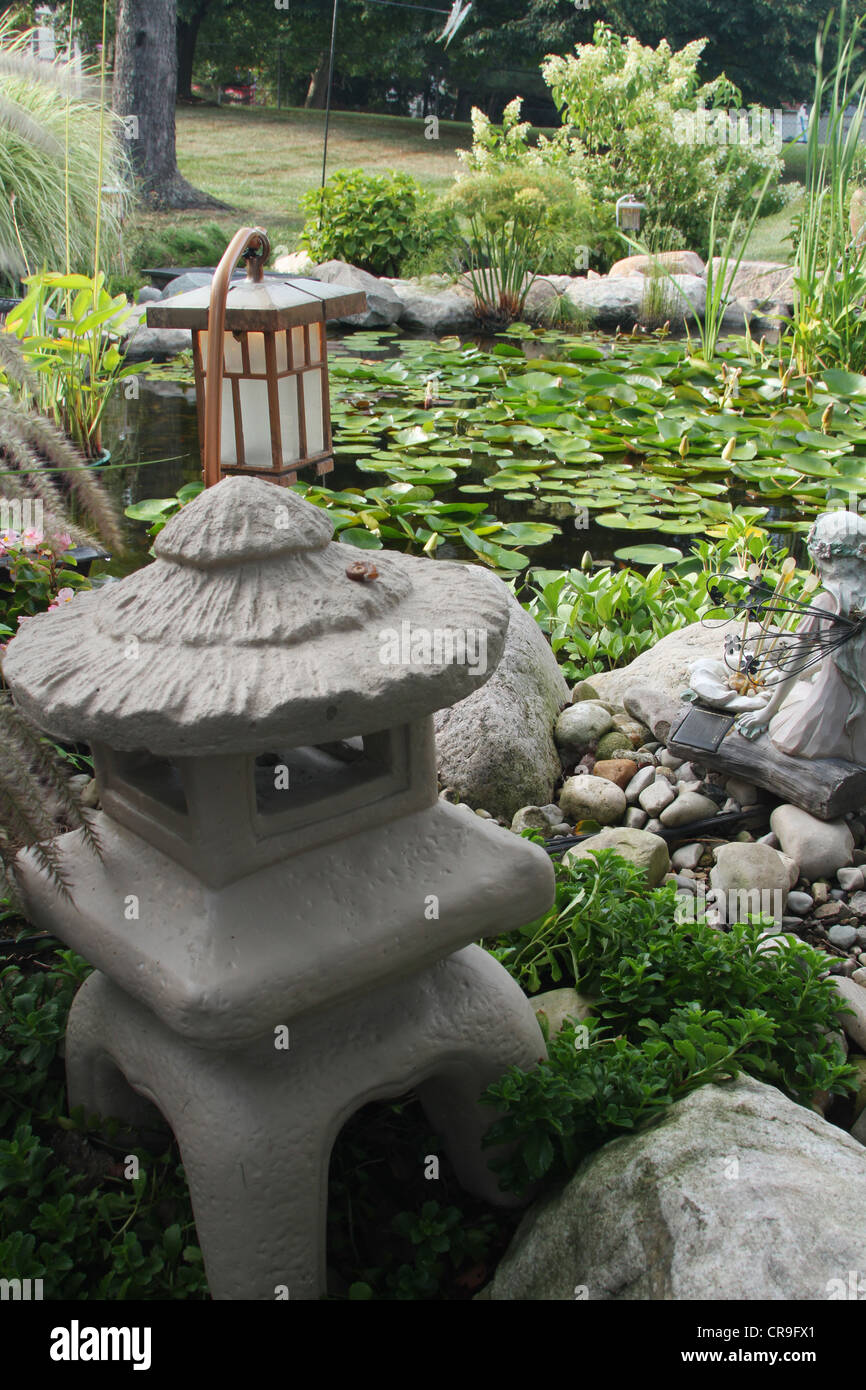 Chinese stone garden lantern hi-res stock photography and images - Alamy