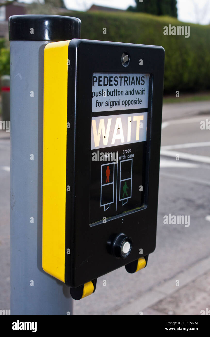 Pedestrian crossing light hi-res stock photography and images - Alamy