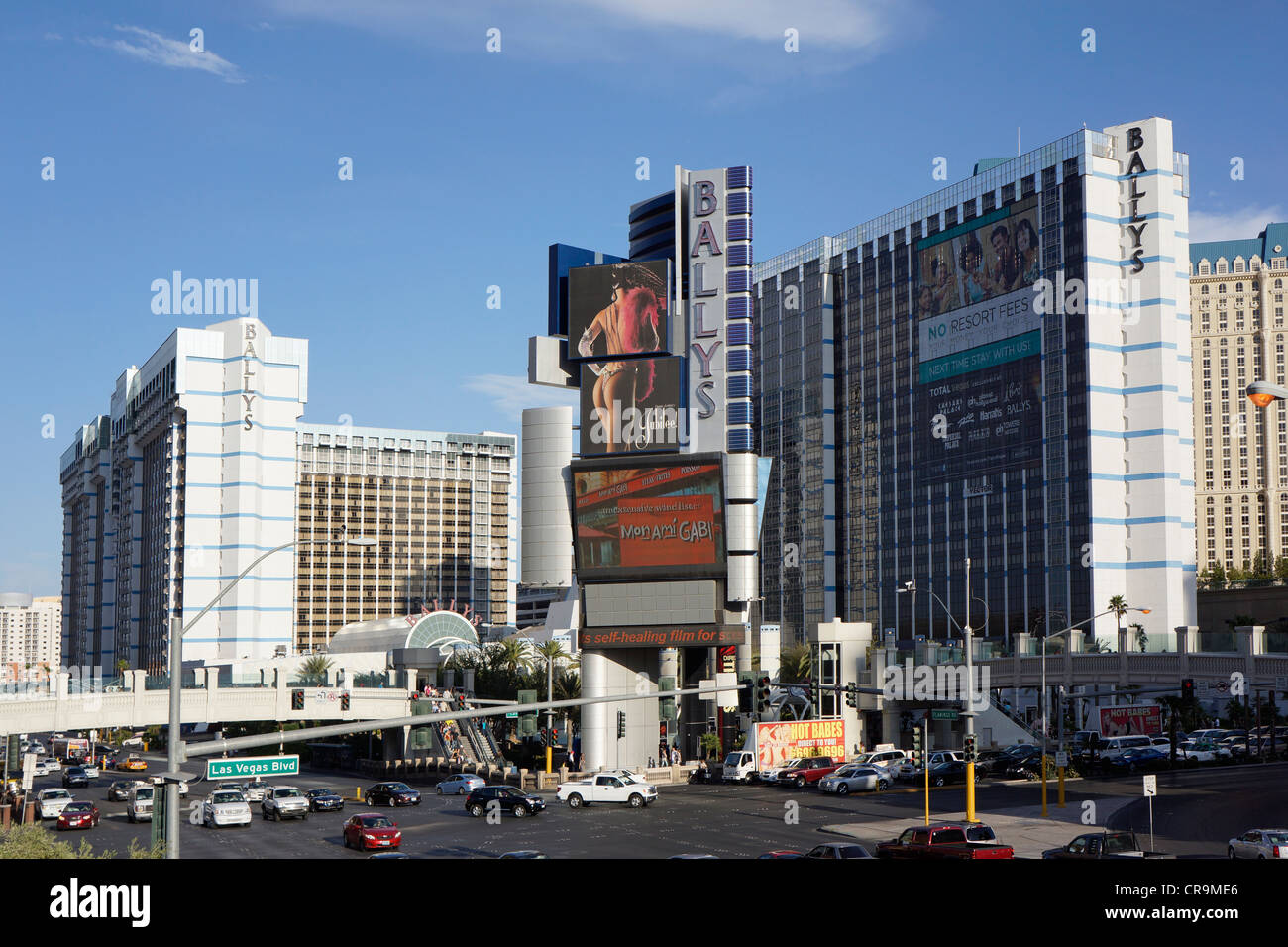 Hotel tower transferring from Horseshoe to Paris Las Vegas