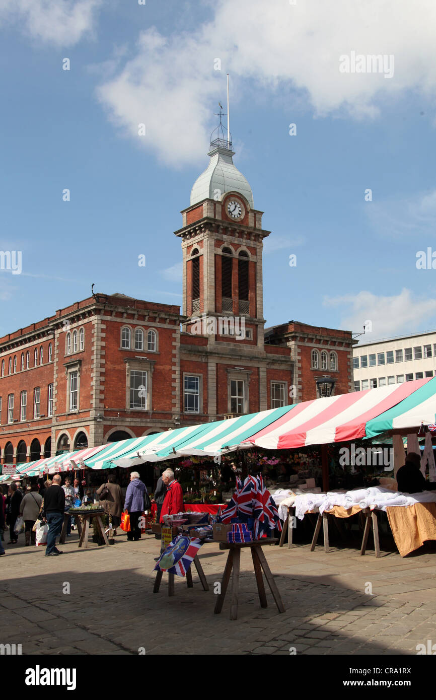 Chesterfield Open-Air Market in front of its Historic Market Hall Stock Photo