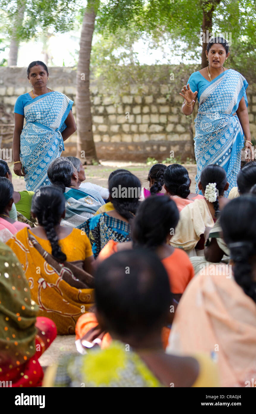 Meeting of a women's self-help group, social workers, Manmangalam, Patha Kalliyamman Temple near Karur, Tamil Nadu, South India Stock Photo
