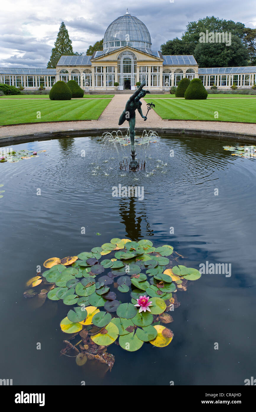 Hermes, messenger of the gods, sculpture, pond, greenhouse, served as a model for London's Crystal Palace, Syon House, family Stock Photo