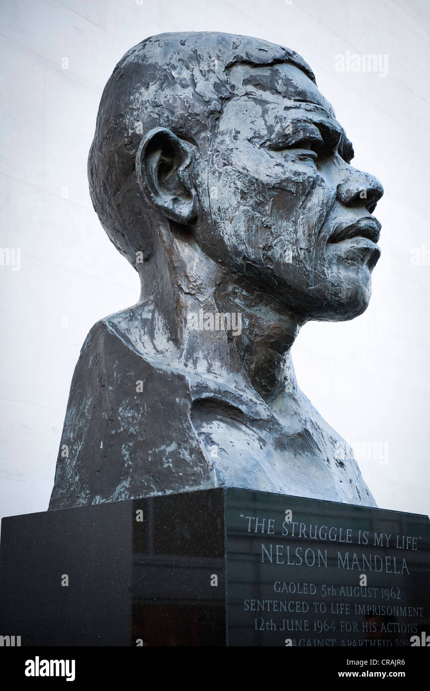 Bust of Nelson Mandela by artist Ian Walters, Royal Festival Hall, London, England, United Kingdom, Europe Stock Photo
