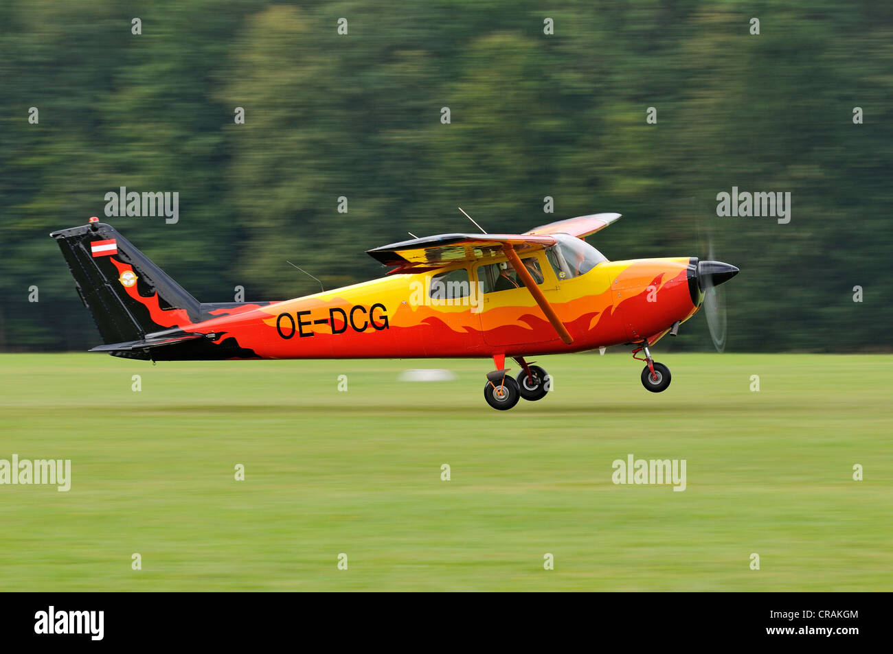 Light aircraft hi-res stock photography and images - Alamy