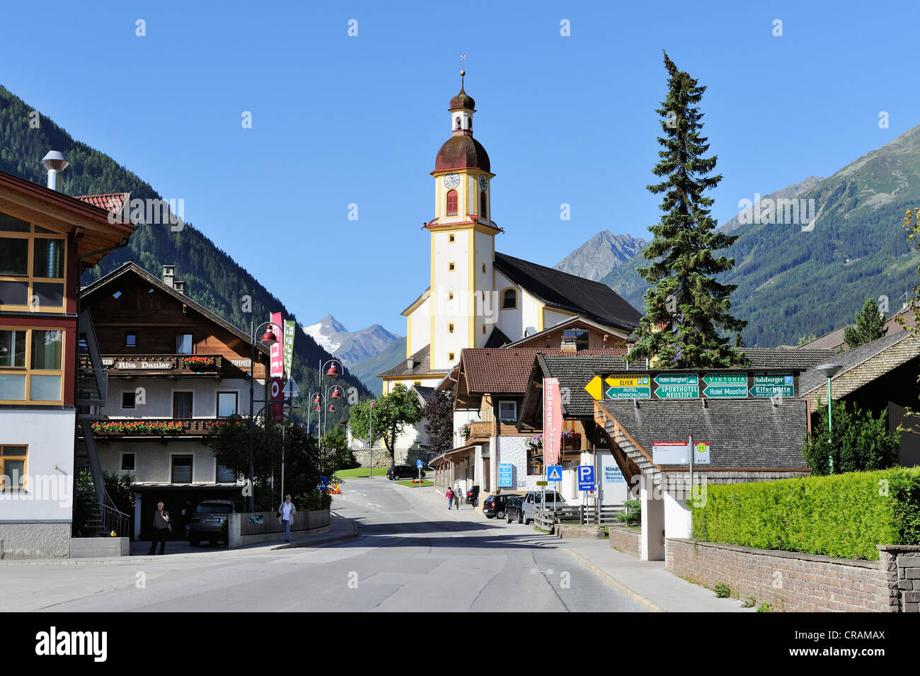 Neustift im Stubaital, Stubaital valley, with the parish church in the town centre, district of Innsbruck, Tyrol, Austria Stock Photo