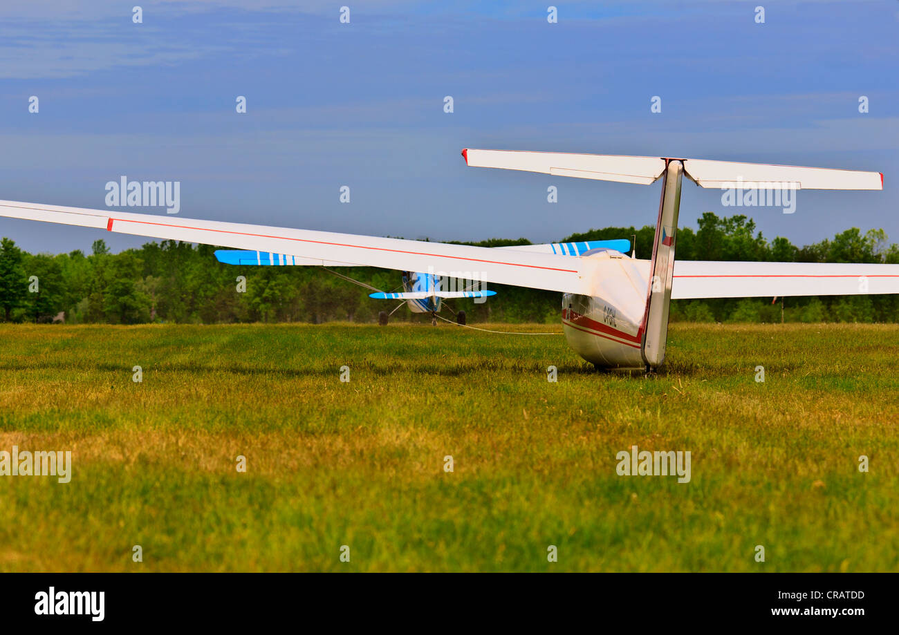 Glider Tow Aircraft High Resolution Stock Photography and Images Alamy