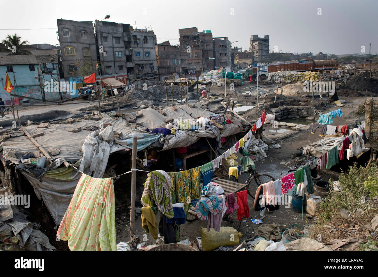 Slum quarter, Shibpur district, Howrah, Kolkata, West Bengal, India, Asia Stock Photo