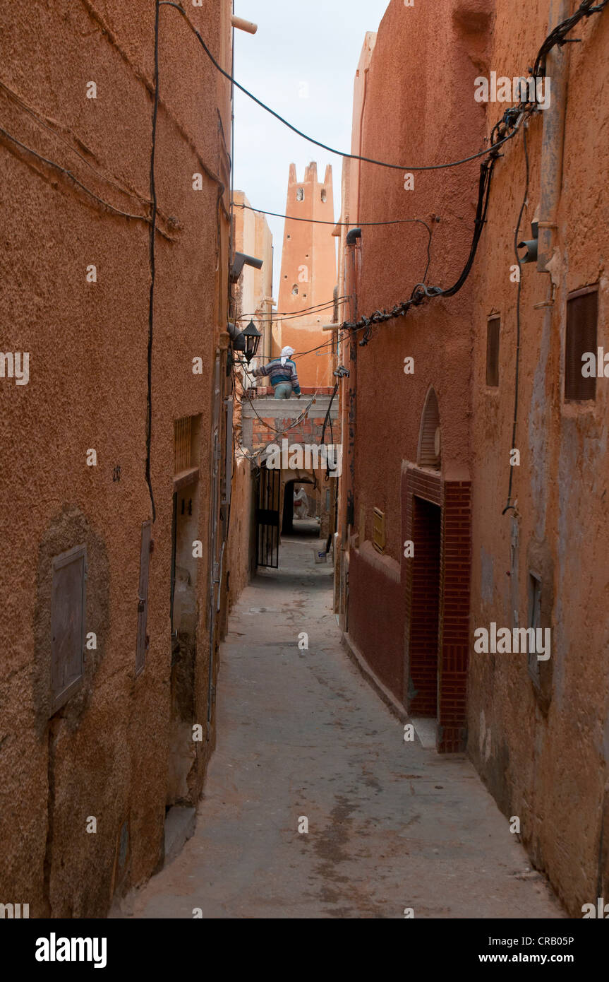 Narrow alleyway in the village of El Atteuf in the UNESCO World Heritage Site of M'zab, Algeria, Africa Stock Photo