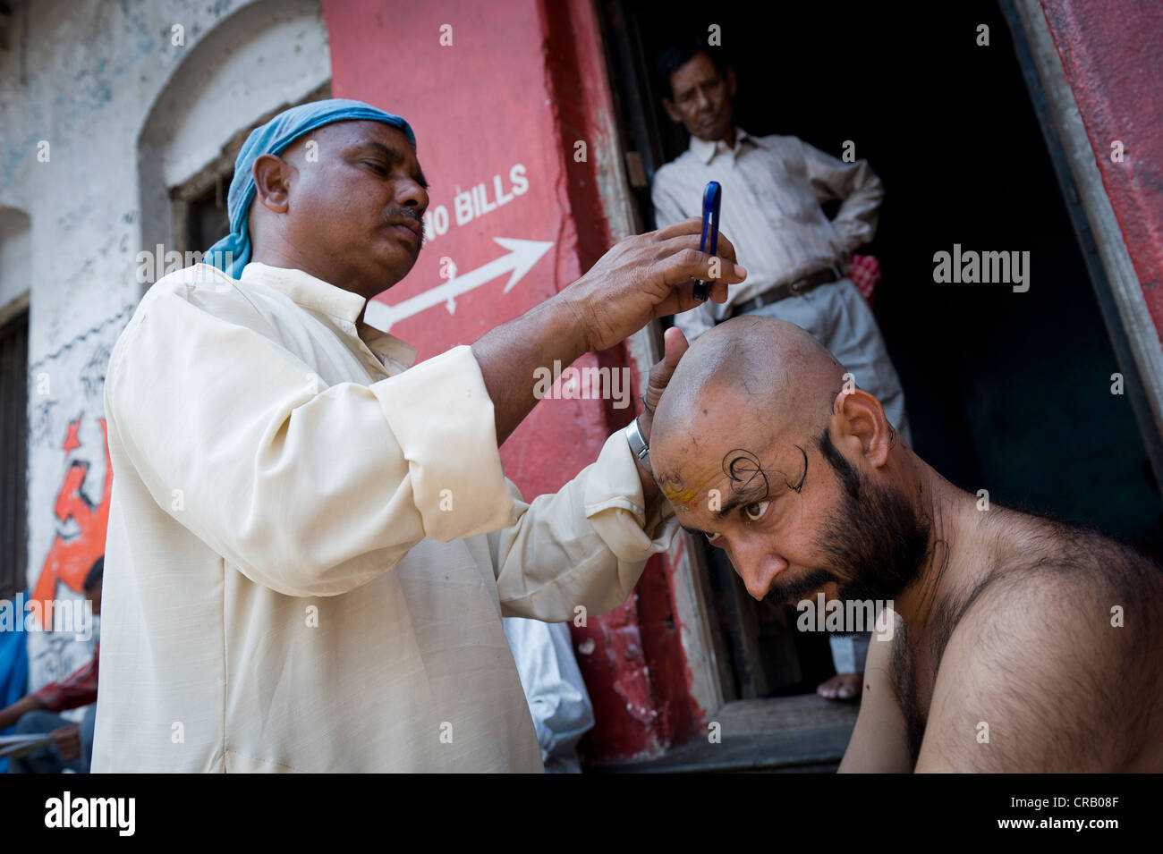 Ritual shaving, Calcutta, Kolkata, West Bengal, India, Asia Stock Photo