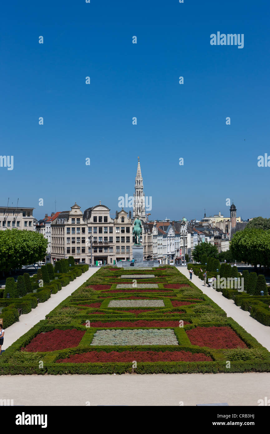 View from Kunstberg or Mont Des Arts to the equestrian statue of Albert, part at the Albert Library, Place de l'Albertine Stock Photo