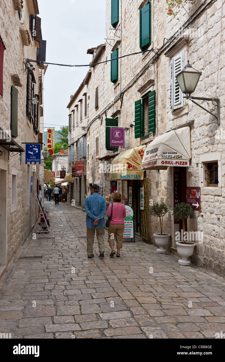 Alley in historic town centre, UNESCO World Heritage Site, Trogir ...