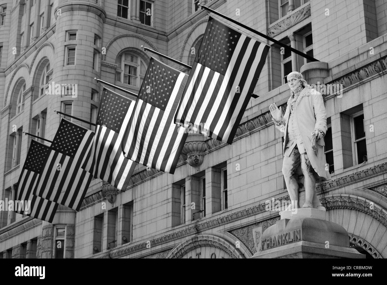 Black and white image, Benjamin Franklin statue in front of the Nancy Hanks Center, NEA, former Old Post Office Pavilion Stock Photo
