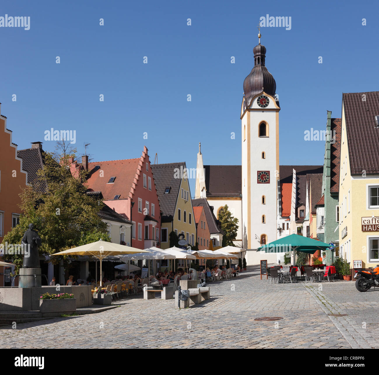 St Jakob Catholic parish church and the upper market square, Schwandorf, Upper Palatinate, Bavaria, Germany, Europe Stock Photo