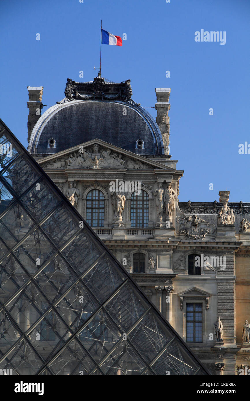 Louvre exterior historical hires stock photography and images Alamy