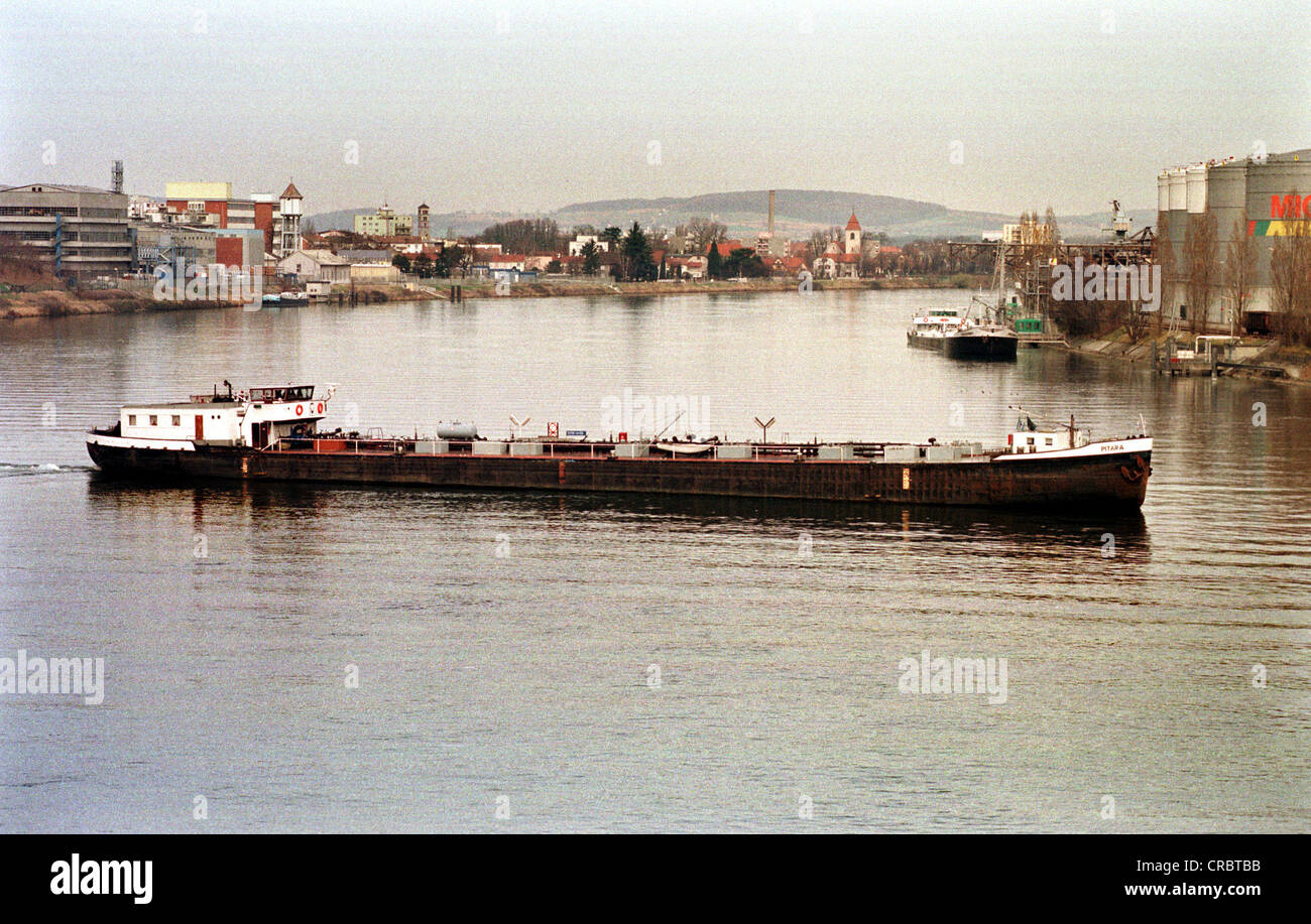 River rhine freight barge hi-res stock photography and images - Page 3 -  Alamy