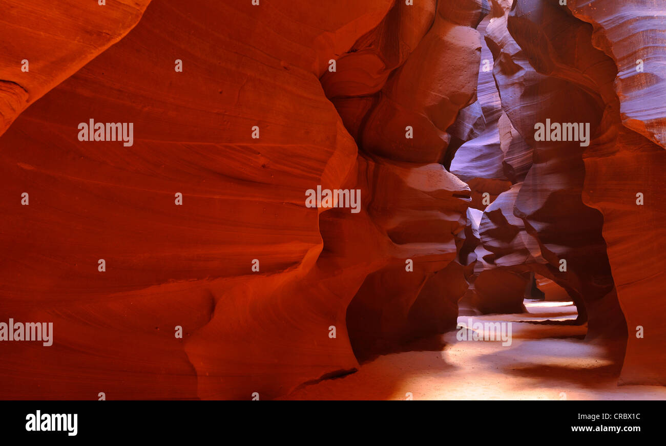 Sand route, red sandstone of the Moenkopi Formation, rock formations ...