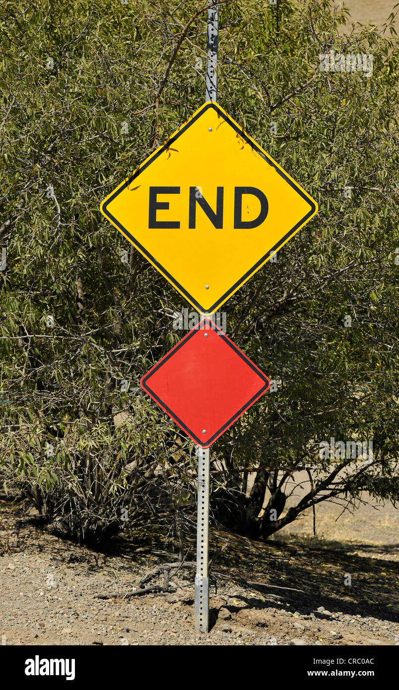 Street sign, lettering "End", end of the road, Livermore, California