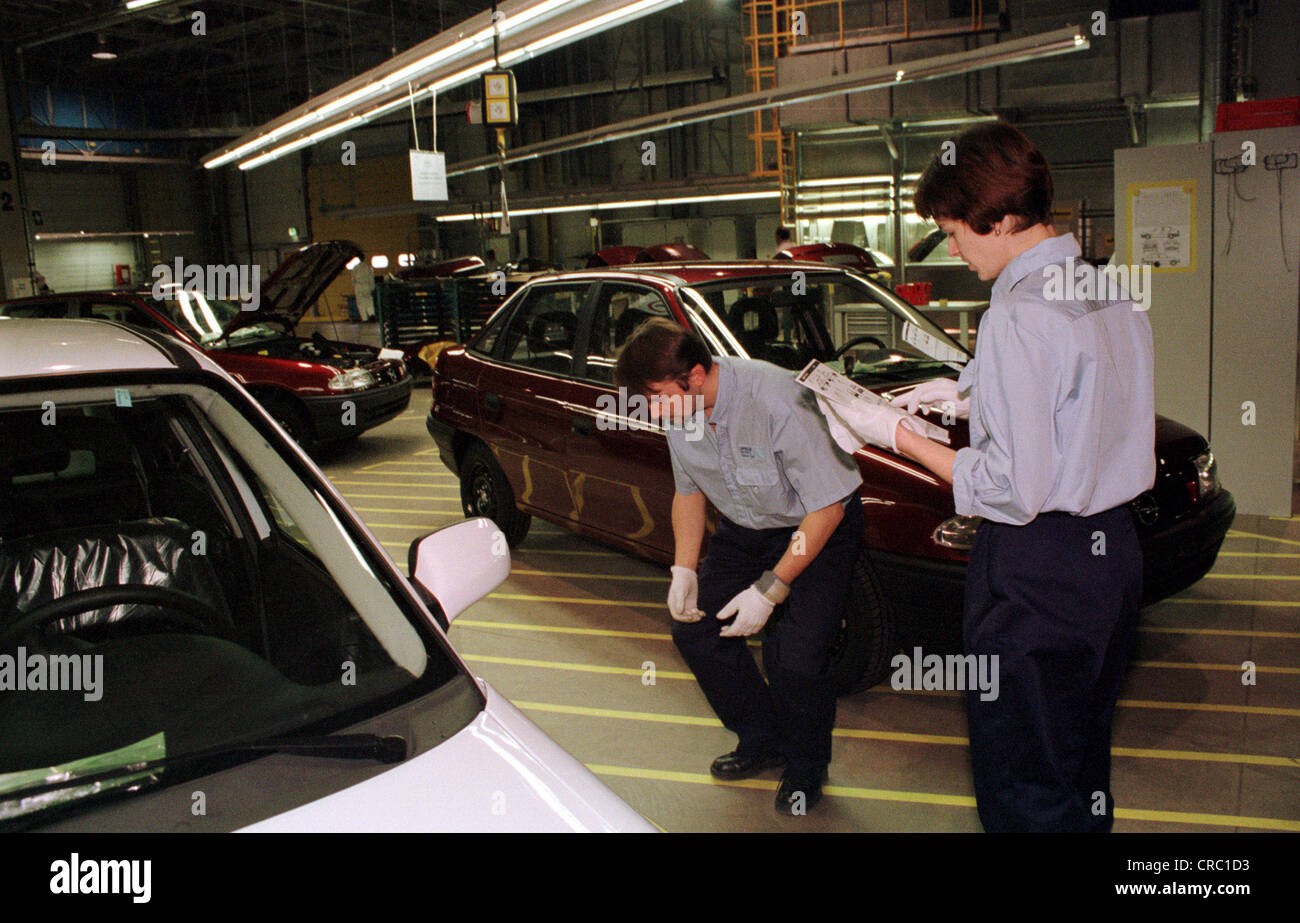 Quality control at Opel Polska SA, production of the Astra Classic,  Gliwice, Poland Stock Photo - Alamy