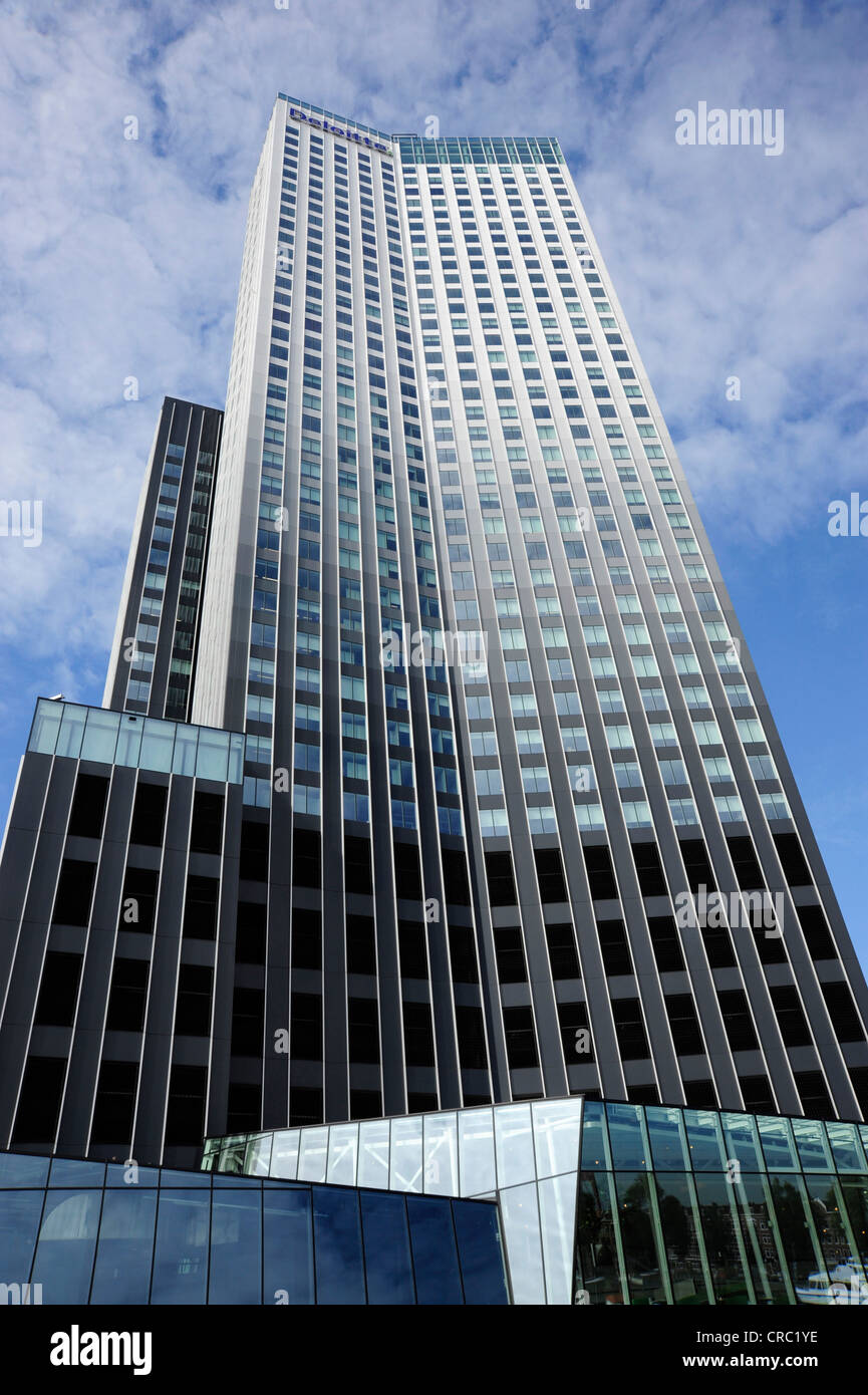 Modern architecture along the Nieuwe Maas River, Maastoren Tower office ...