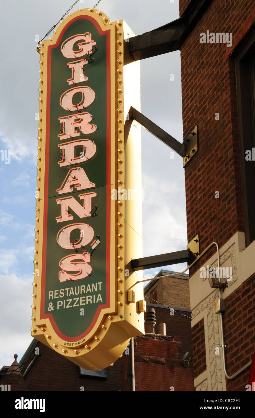 Chicago Pizza Stock Photos & Chicago Pizza Stock Images Alamy