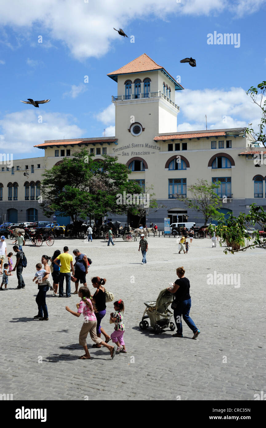 Sierra Maestra Cruise Ship Terminal, Plaza de San Francisco de Asis square, historic city centre of Havana, Habana Vieja Stock Photo