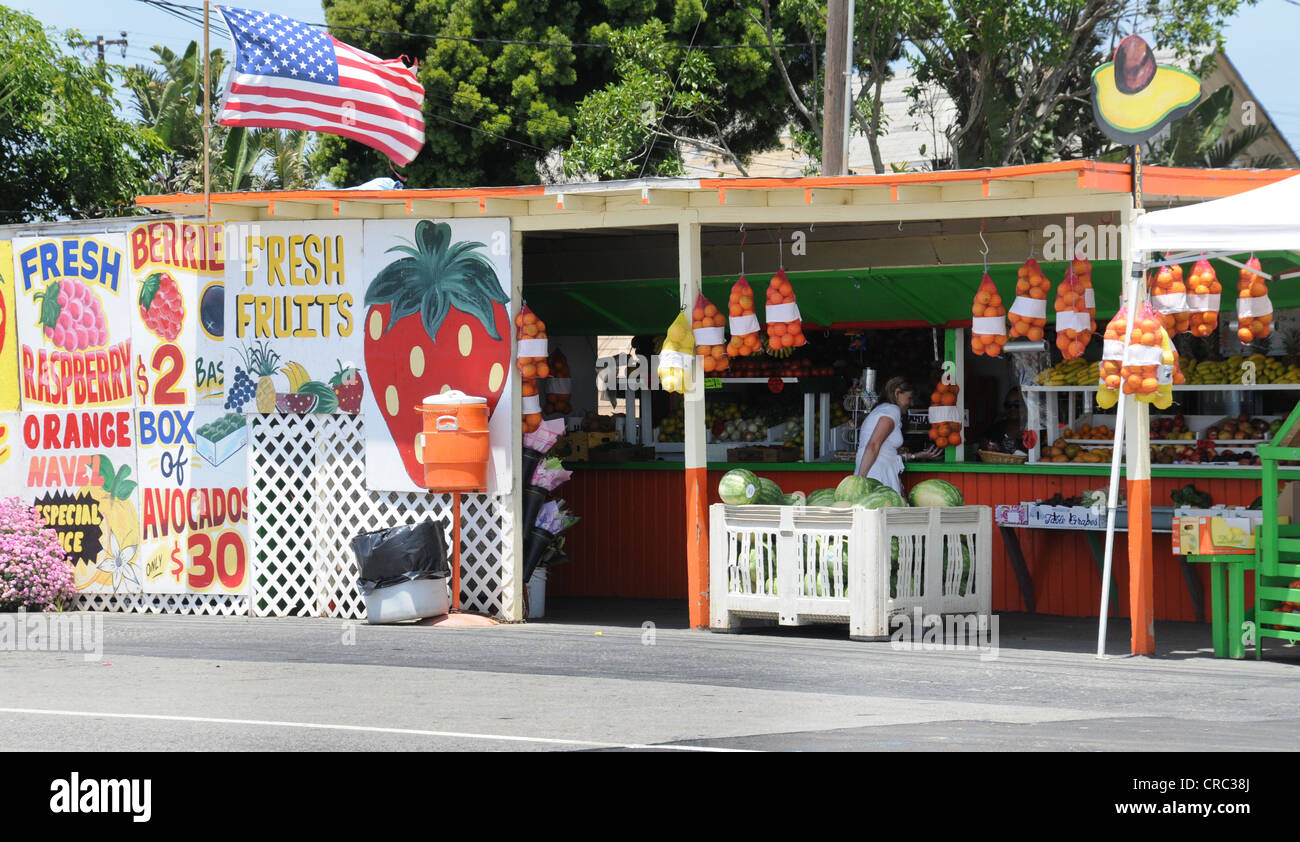 Shopping at fruit stand hires stock photography and images Alamy