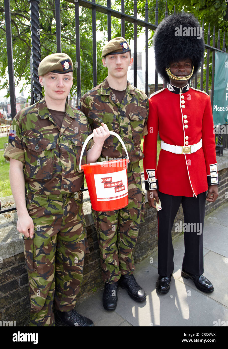 Grenadier Guard In Busby Hat London UK Stock Photo