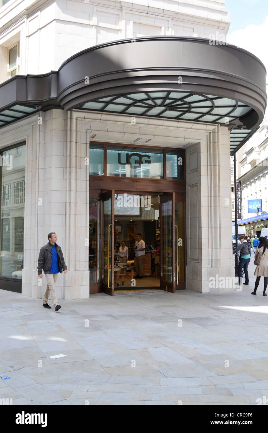 New ugg store, Piccadilly Circus Stock Photo - Alamy