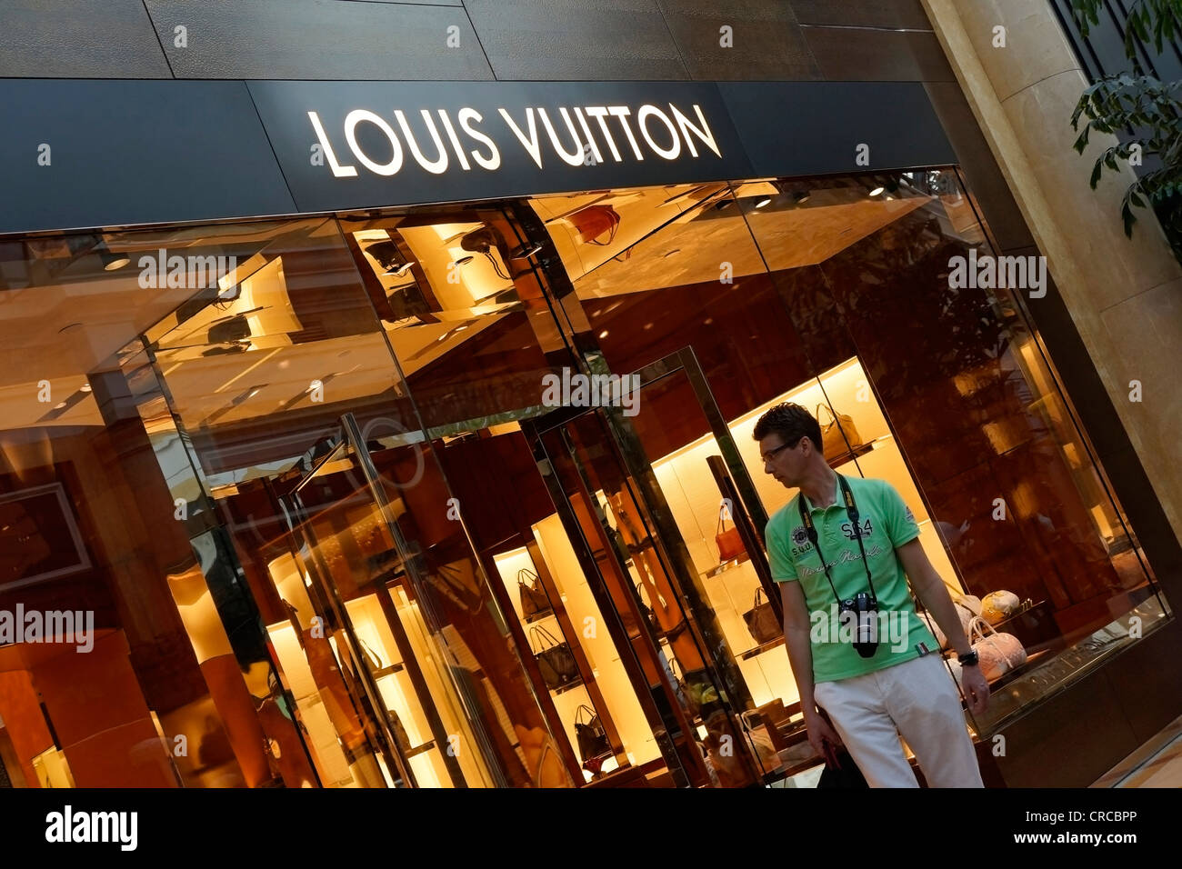 Louis Vuitton store, in Crystals Shopping Centre, Las Vegas Stock Photo: 48830510 - Alamy